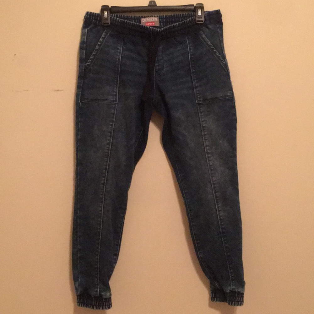 NWOT Denizen boyfriend jogger jeans